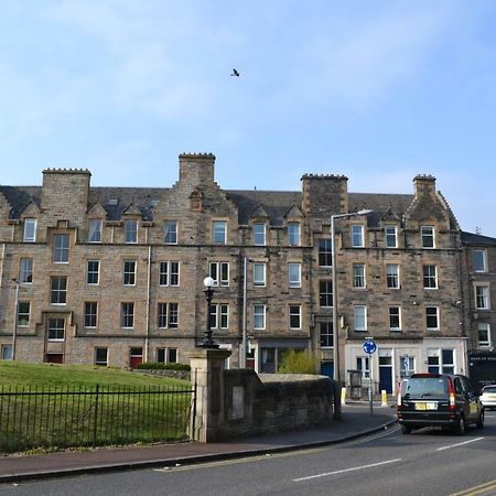 Beautiful Holyrood Park Apartment エディンバラ エクステリア 写真