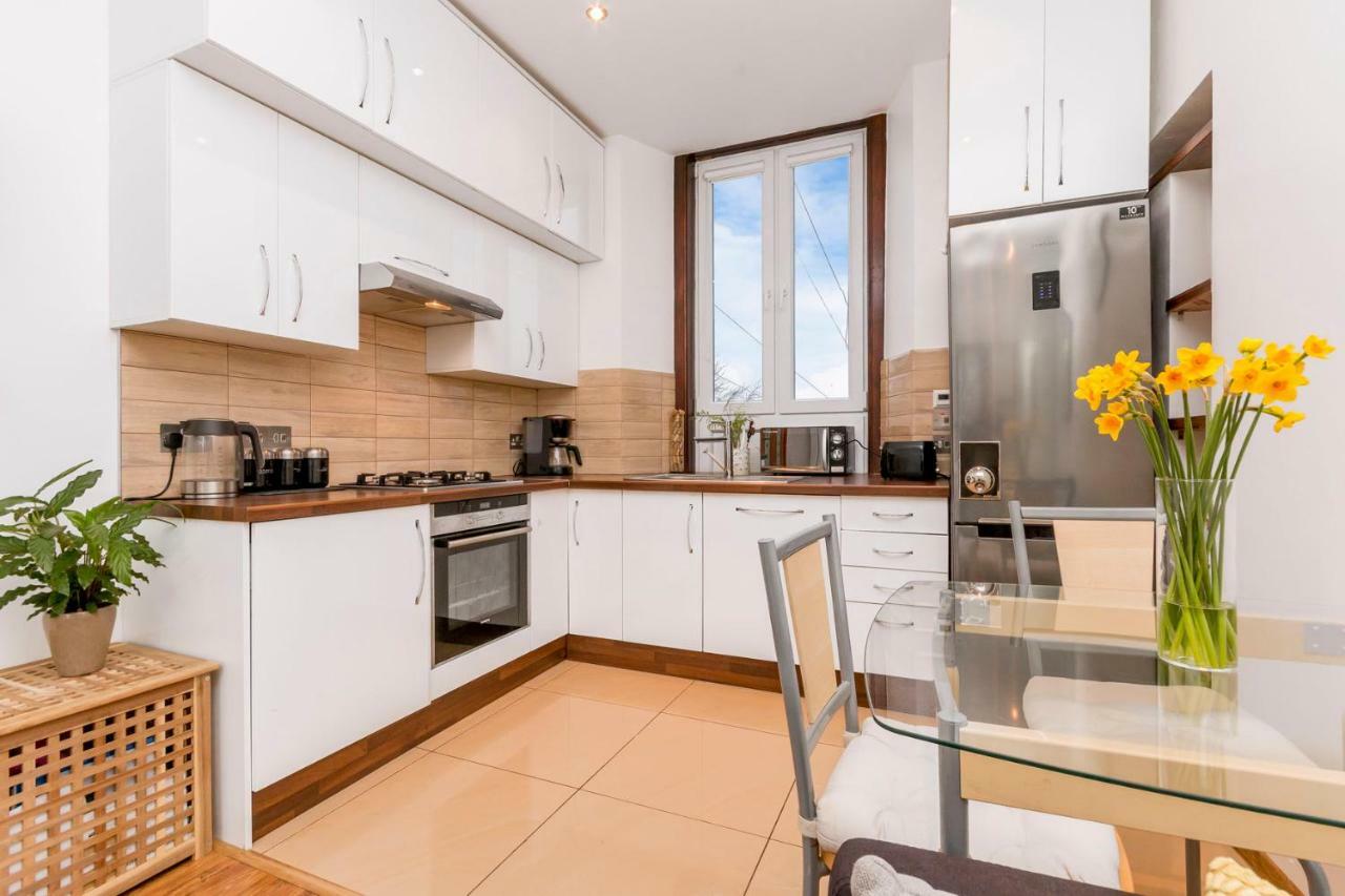 Beautiful Holyrood Park Apartment エディンバラ エクステリア 写真