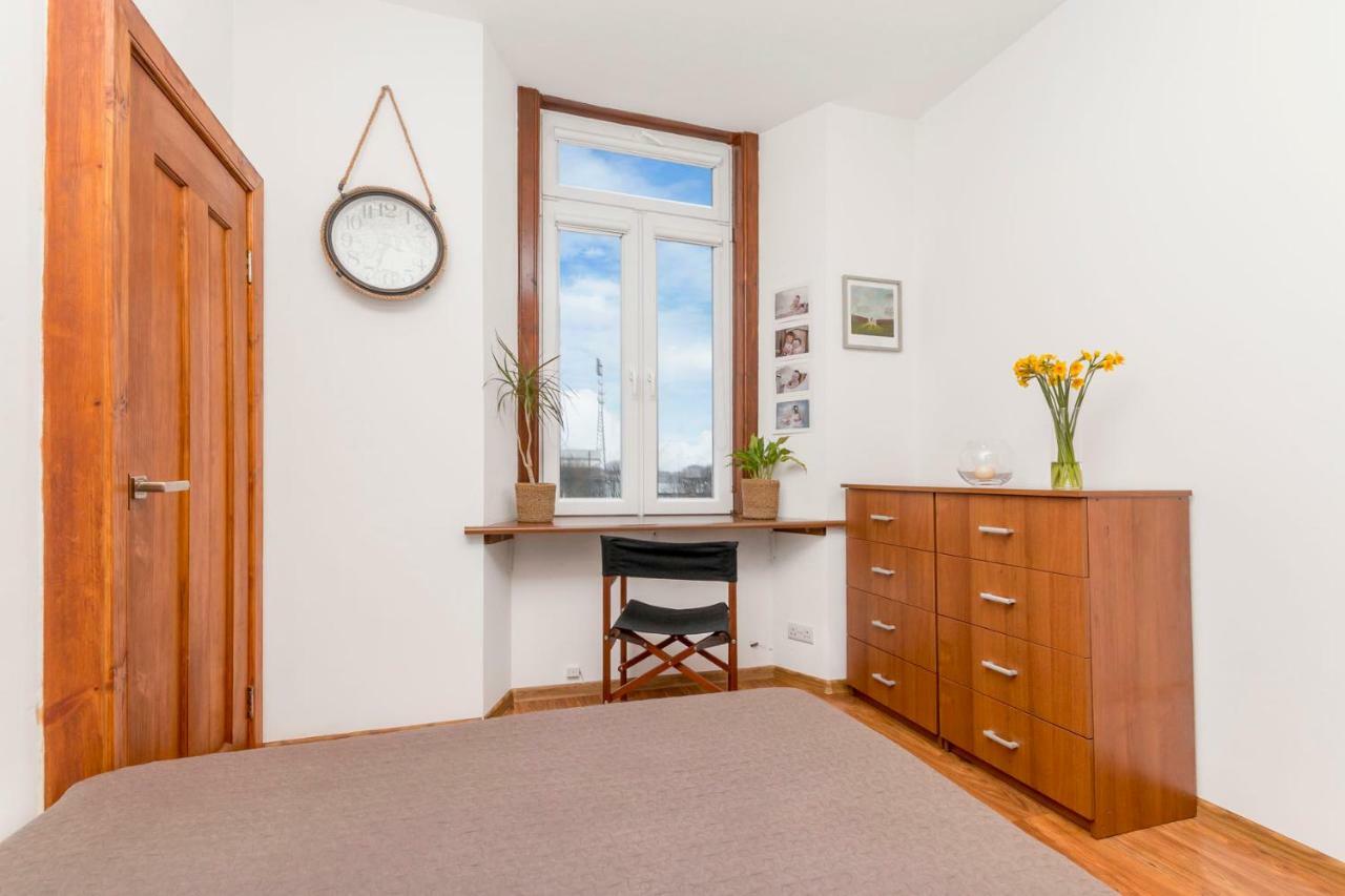 Beautiful Holyrood Park Apartment エディンバラ エクステリア 写真