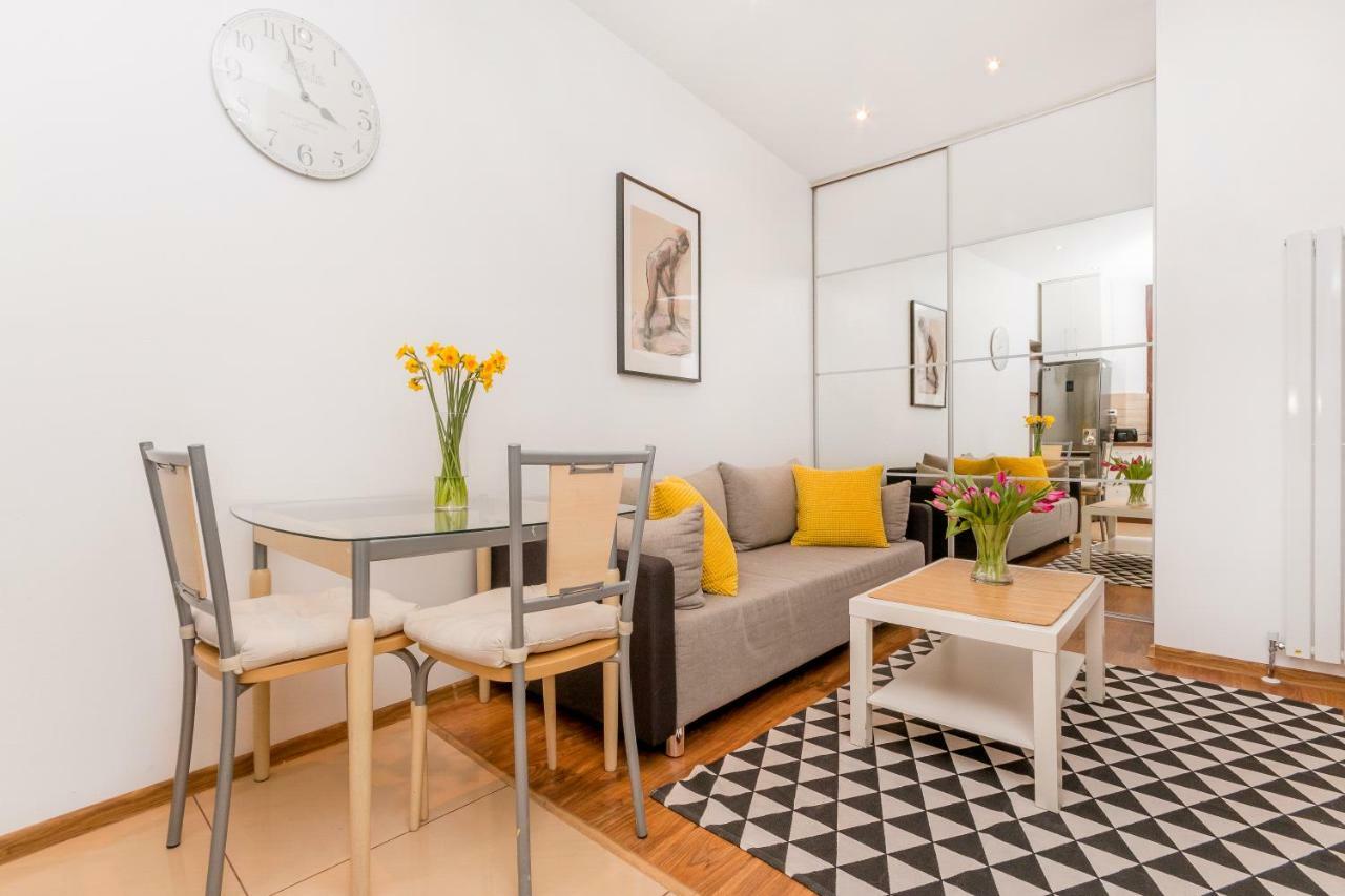 Beautiful Holyrood Park Apartment エディンバラ エクステリア 写真